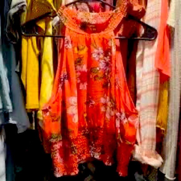 GUESS CROPPED HALTER STYLE TOP NEW WITHOUT TAGS👚 - Picture 4 of 9